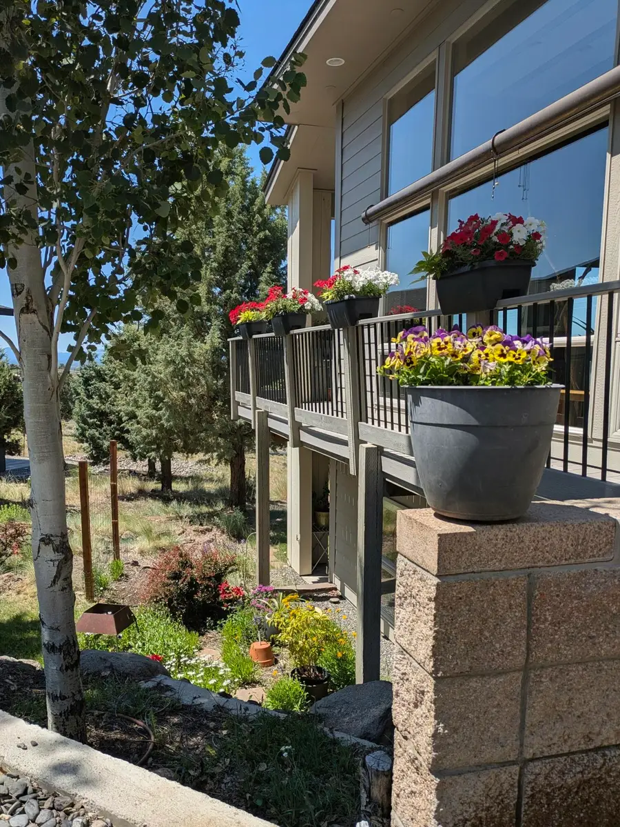 893 Highland View Loop, Redmond, OR 97756 - #3