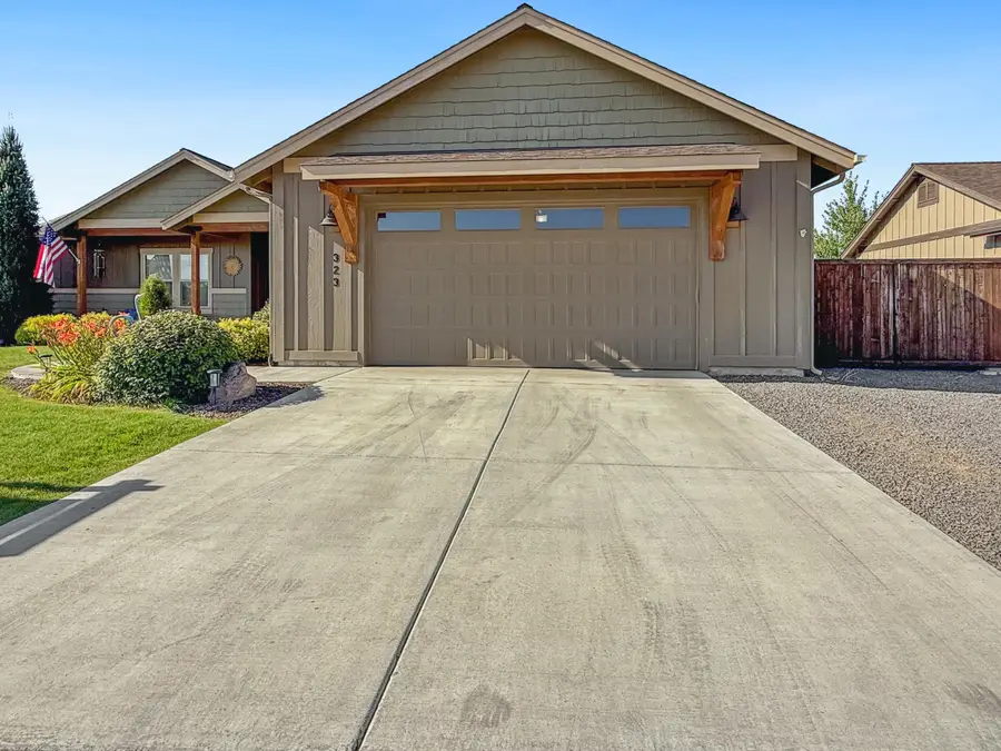 323 NW Saddle Ridge Loop, Prineville, OR 97754 - #3