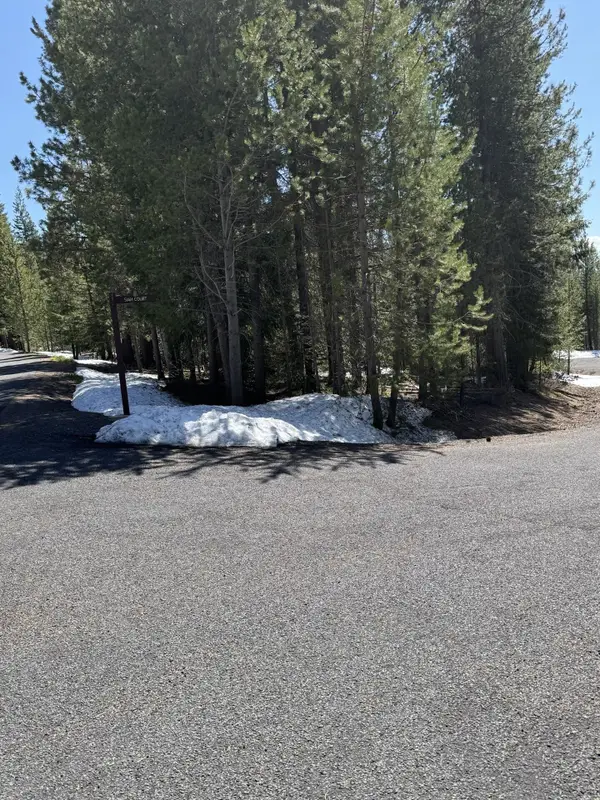 Siah Court #33, Crescent Lake, OR 97733