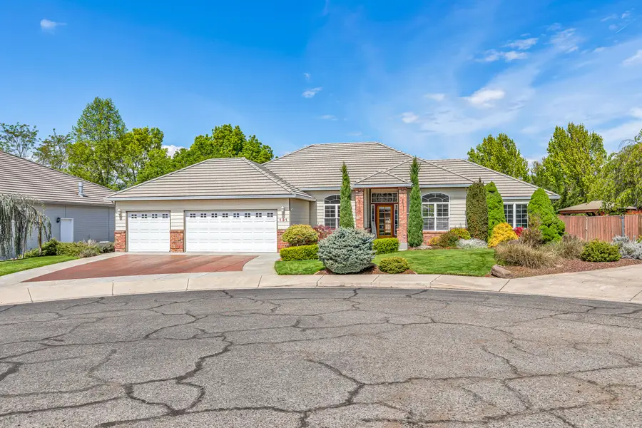131 Spanish Bay Court, Eagle Point, OR 97524 - #2