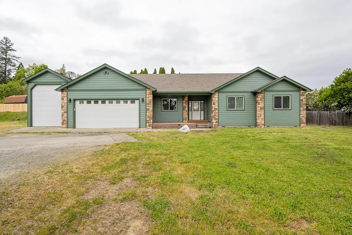 1634 NW F Street, Grants Pass, OR 97526 - #1