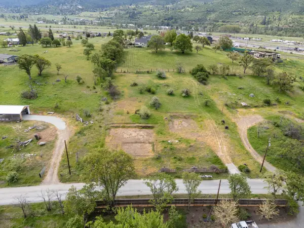 198 E Butler Lane, Ashland, OR 97520