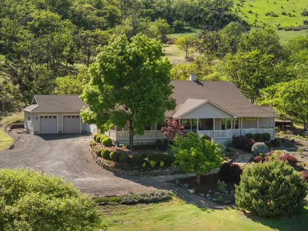 2809 Dead Indian Memorial Road, Ashland, OR 97520