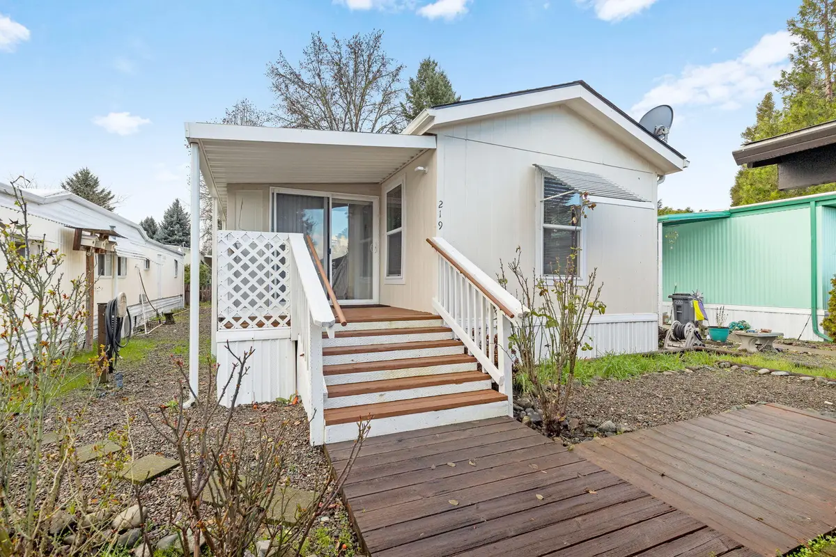 219 Kingsbury Drive, Grants Pass, OR 97526 - #1