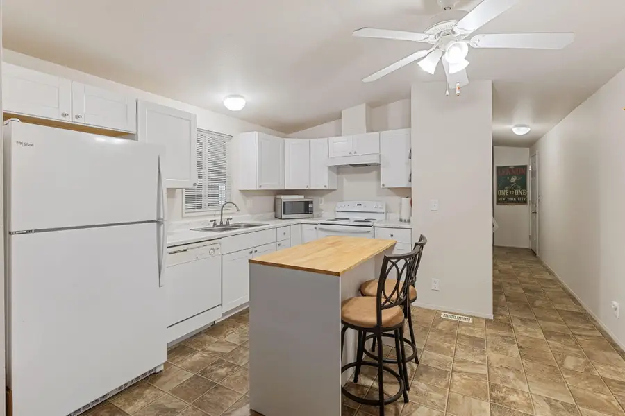 219 Kingsbury Drive, Grants Pass, OR 97526 - #2