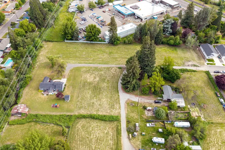 4626 N Pacific Highway, Central Point, OR 97502 - #2