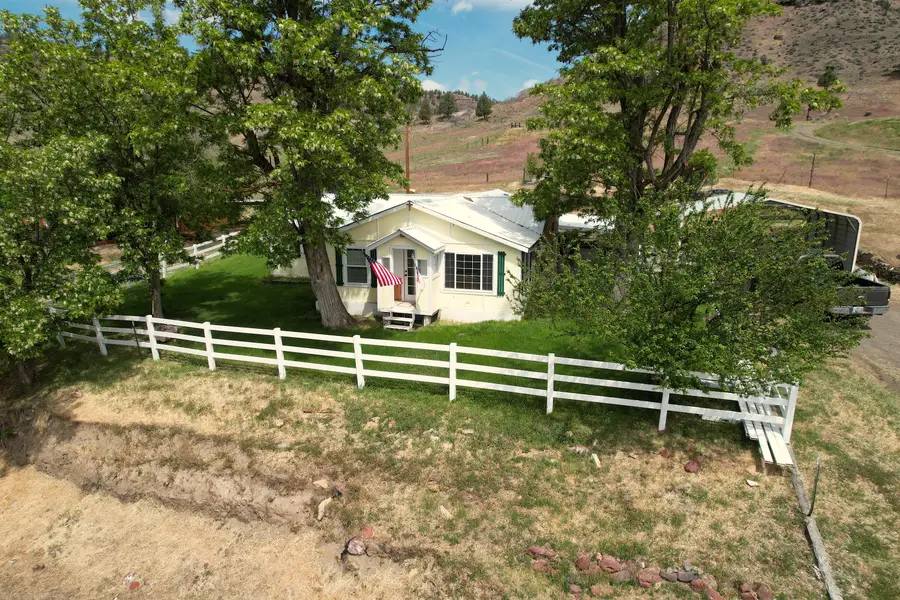 40300 Kahler Basin Road, Spray, OR 97874 - #2