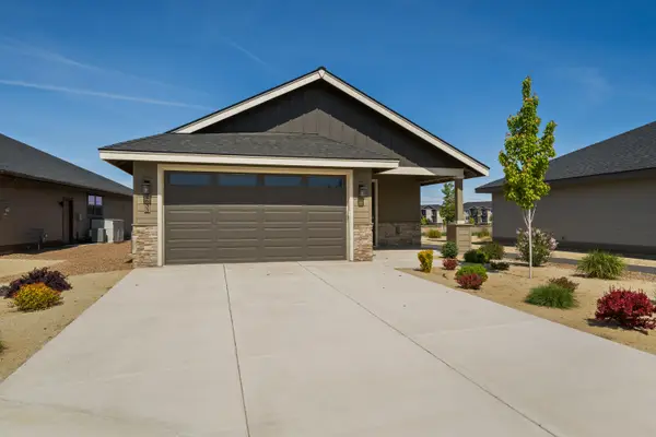 2633 NW Redwood Circle #25, Redmond, OR 97756