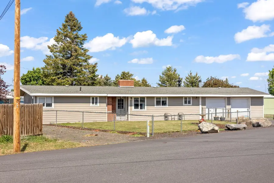 1034 NW Golf Course Drive, Madras, OR 97741 - #2