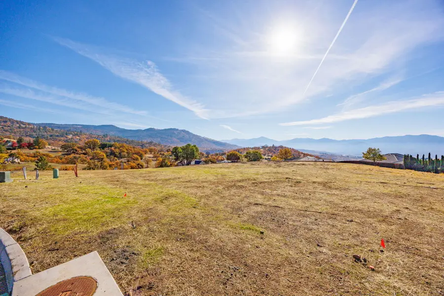 5637 Springview Court, Medford, OR 97504 - #2