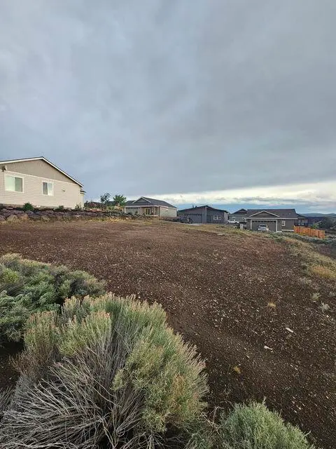 1053 SE Greenleaf Lane, Madras, OR 97741 - #2