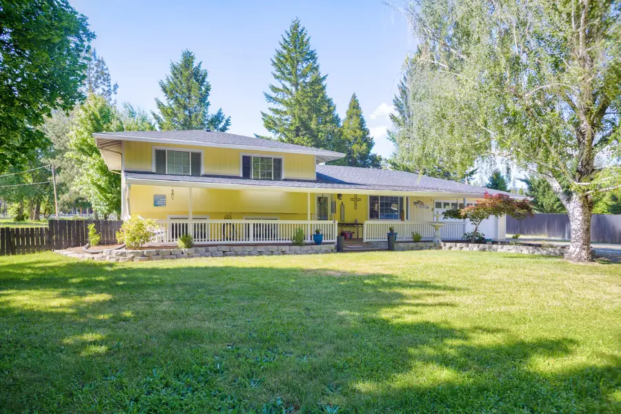 255 Queens Branch Road, Rogue River, OR 97537 - #2