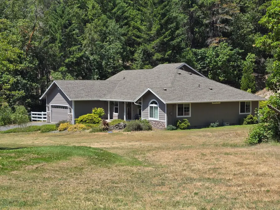 800 Palomino Drive, Grants Pass, OR 97526 - #2