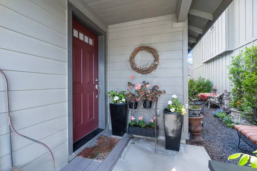 240 NW 30th Street, Redmond, OR 97756 - #3