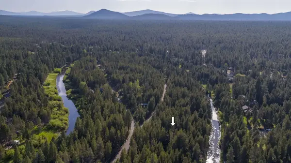 17092 Island Loop Way, Bend, OR 97707