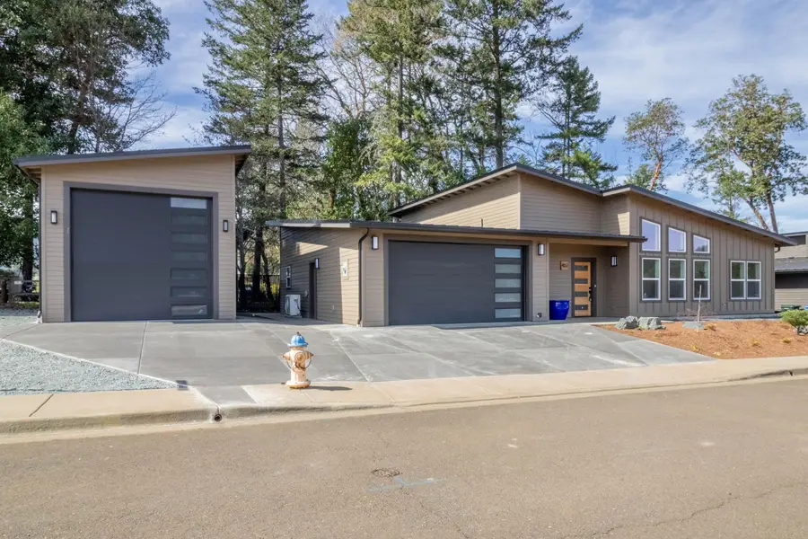 407 Selah Lane, Cave Junction, OR 97523 - #2