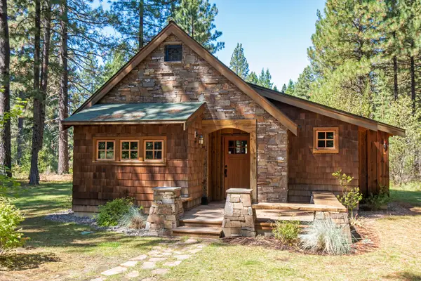 13375 SW Forest Service Cabin 27 Road #U4, Camp Sherman, OR 97730