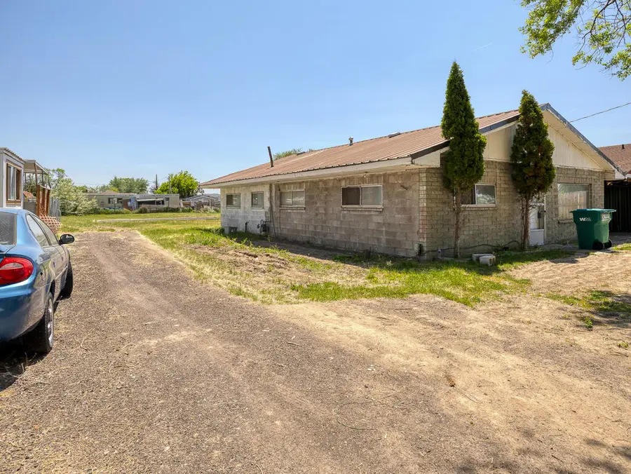 3126 Delaware Avenue, Klamath Falls, OR 97603 - #3
