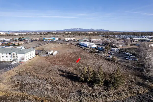 2285 S Hwy 97, Redmond, OR 97756