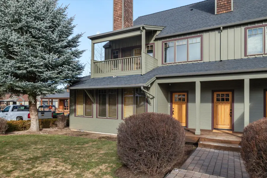 568 W Jefferson Avenue, Sisters, OR 97759 - #2