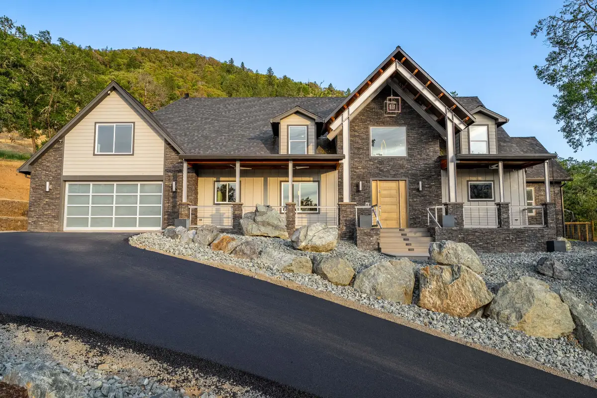 182 Wards Creek Road, Rogue River, OR 97537 - #1