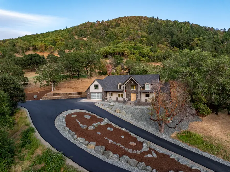 182 Wards Creek Road, Rogue River, OR 97537 - #2