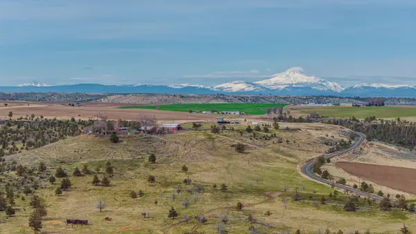 7507 NE Quaale Road, Madras, OR 97741