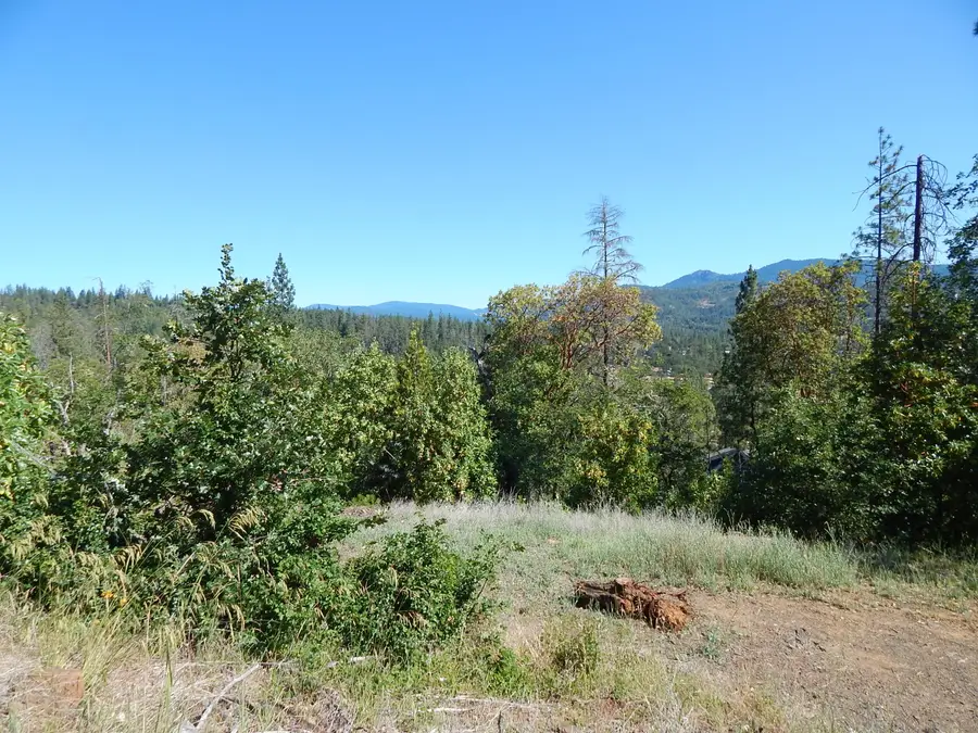 635 Sarma Drive, Shady Cove, OR 97539 - #3