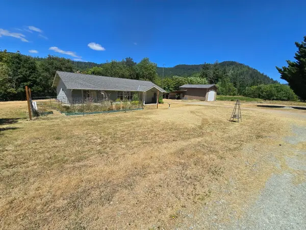 2157 Ferguson Lane, Days Creek, OR 97429