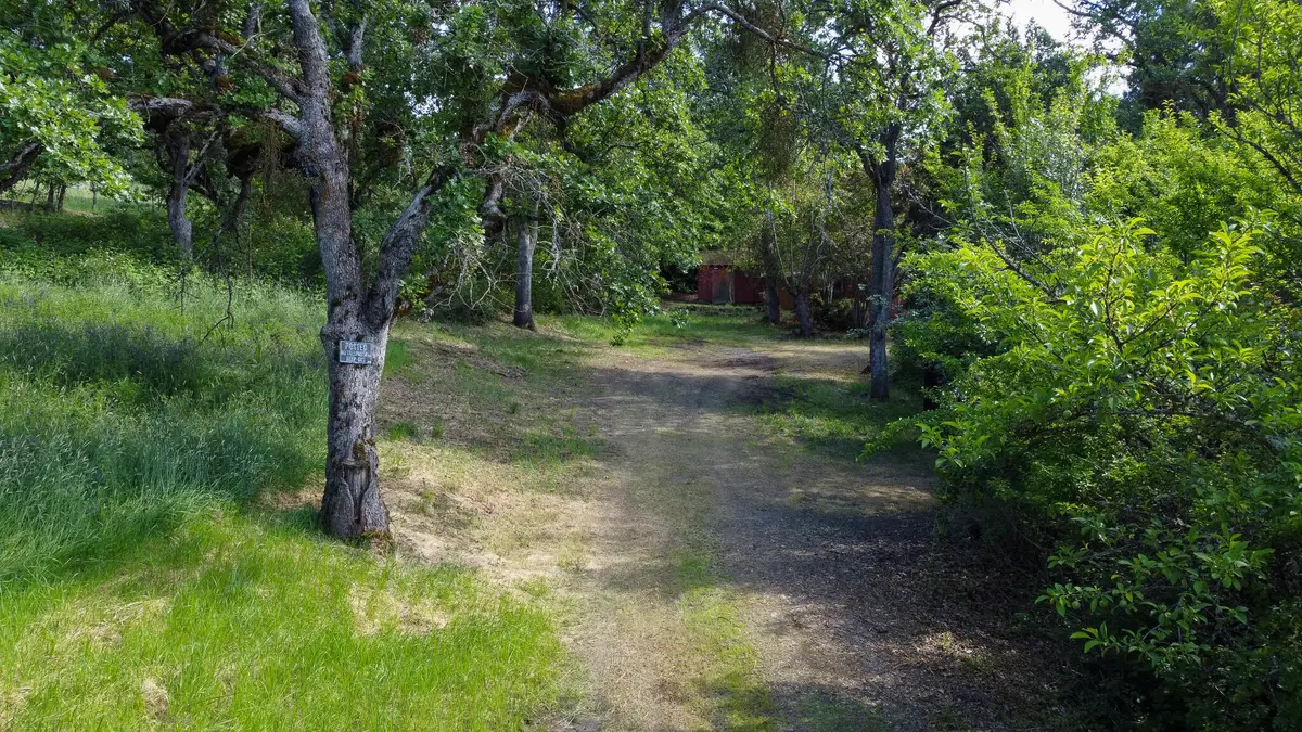 2616 N Foothill Road, Medford, OR 97504 - #1