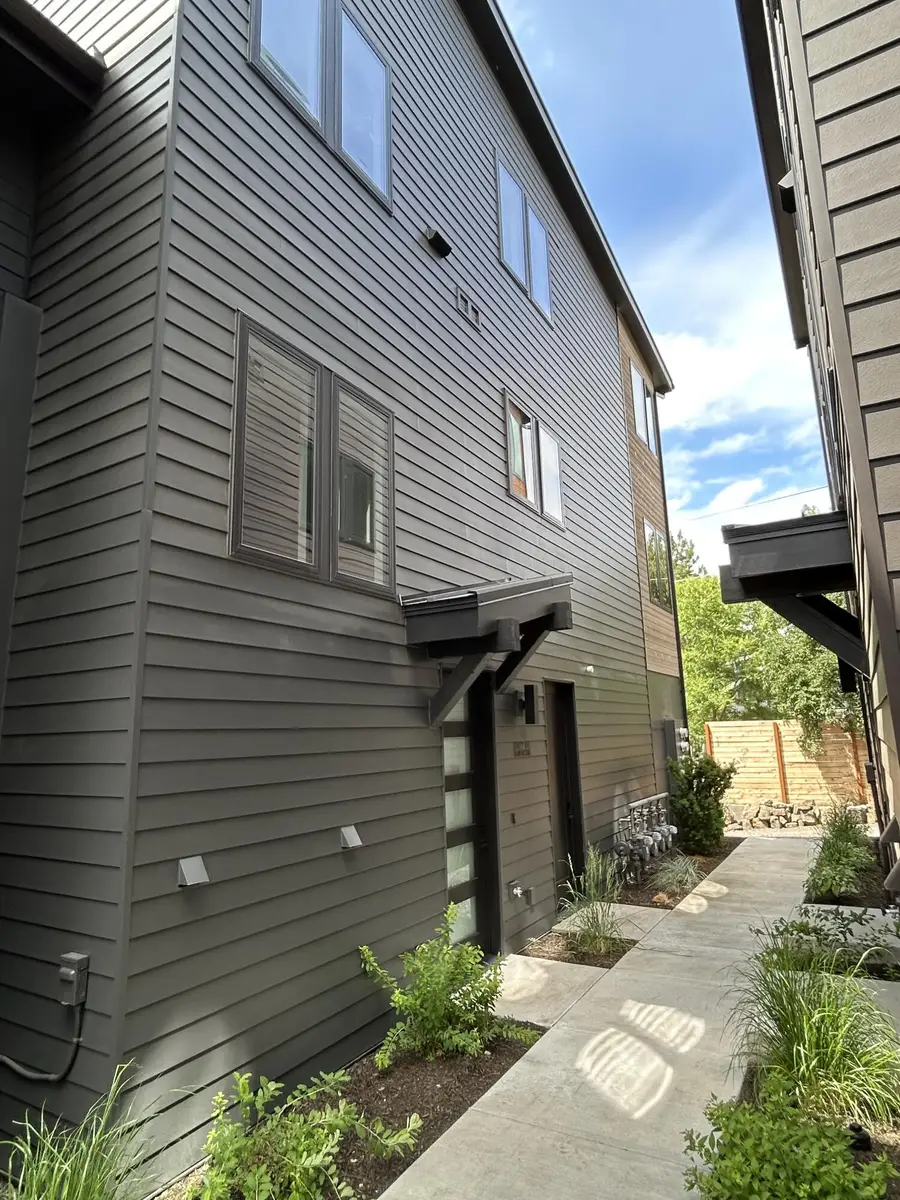 26 NW Mccann Avenue #UNIT 4, Bend, OR 97703 - #2