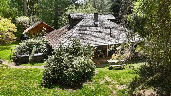 2128 Starveout Creek Road, Azalea, OR 97410