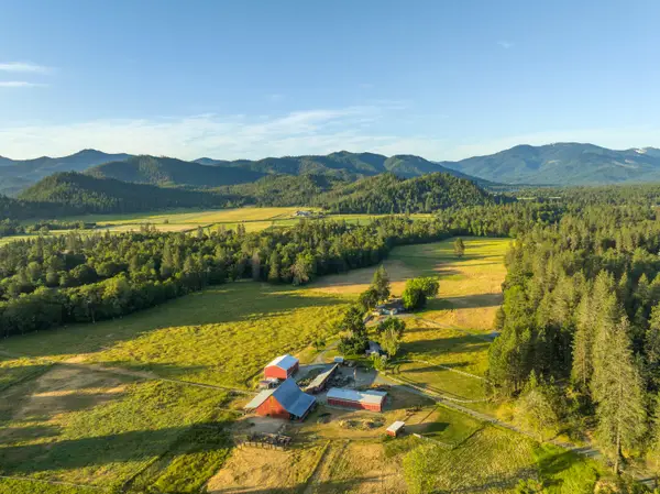 701 Messinger Road, Grants Pass, OR 97527