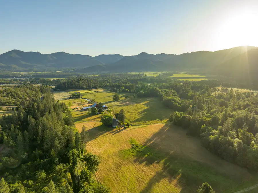 701 Messinger Road, Grants Pass, OR 97527 - #2