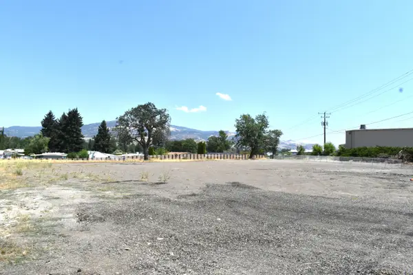 3459 S Pacific Highway, Phoenix, OR 97535