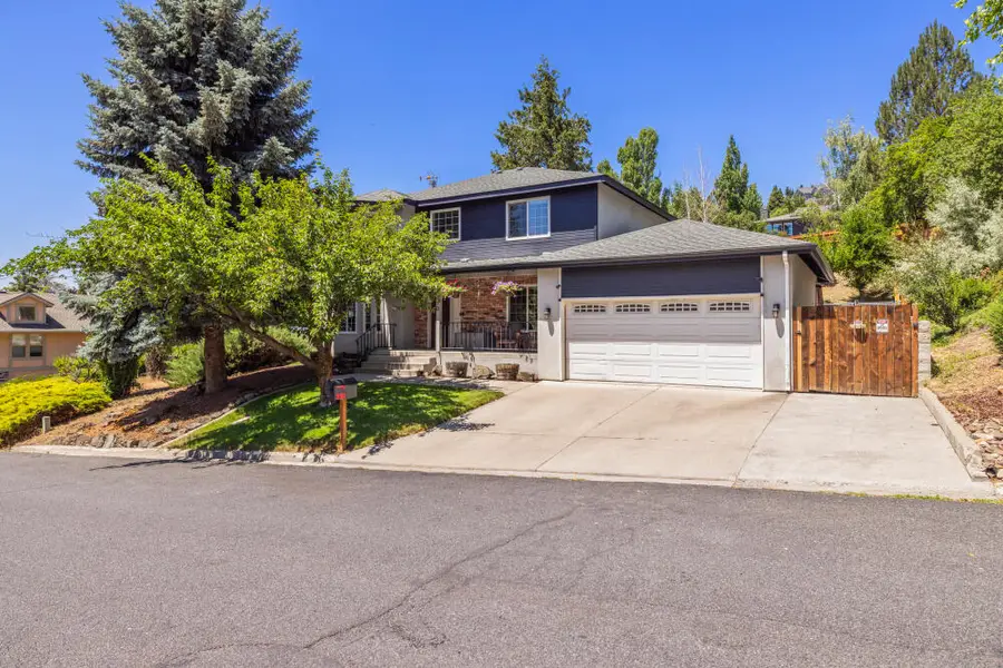 310 Mountain View Boulevard, Klamath Falls, OR 97601 - #2