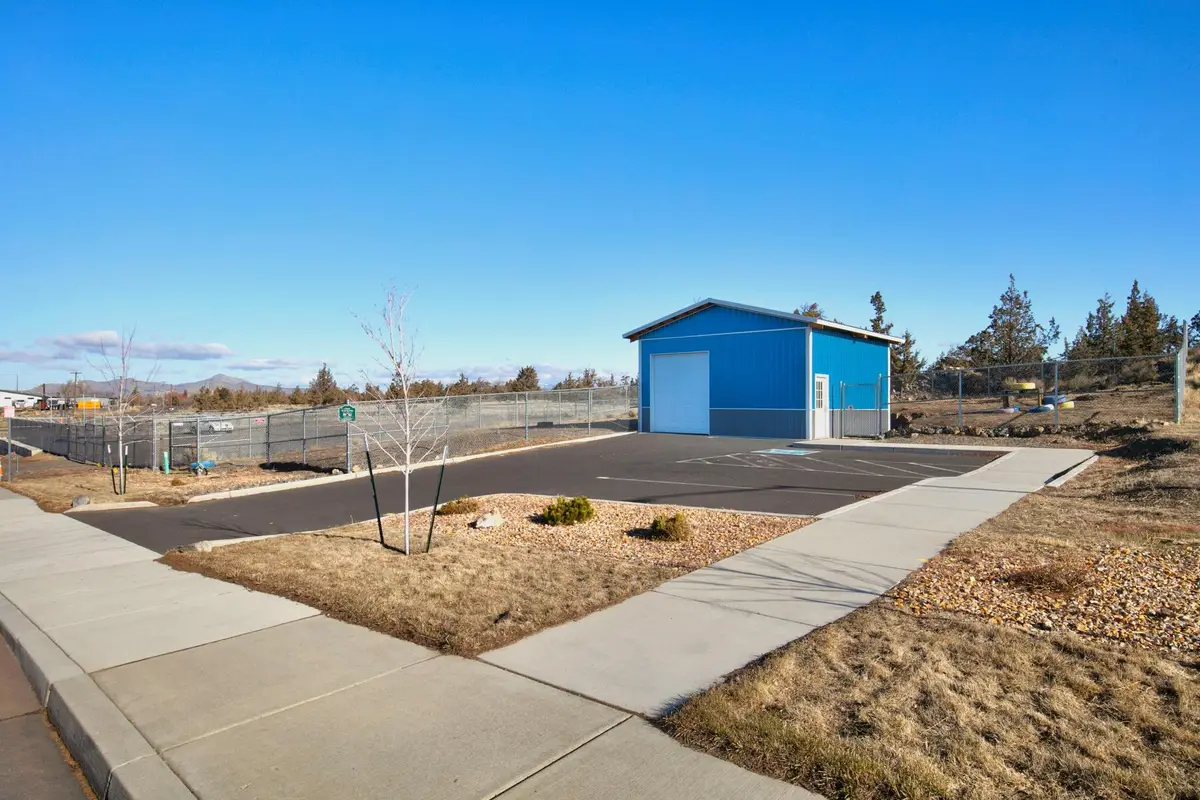 932 SE 4th Court, Redmond, OR 97756 - #1