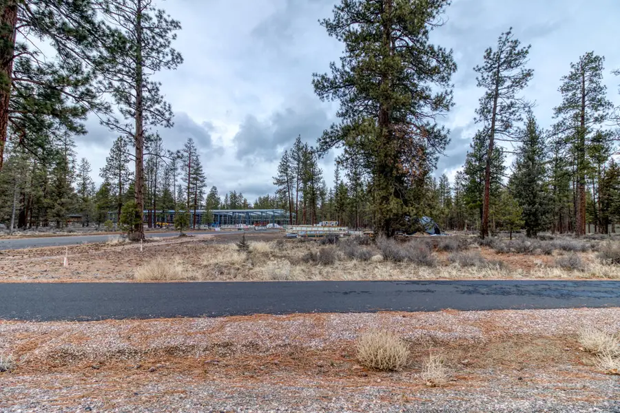 655 W Three Peaks Drive, Sisters, OR 97759 - #3