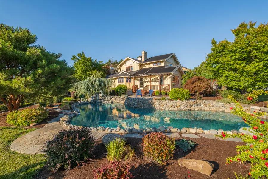 4050 Royal Crest Road, Medford, OR 97504 - #2