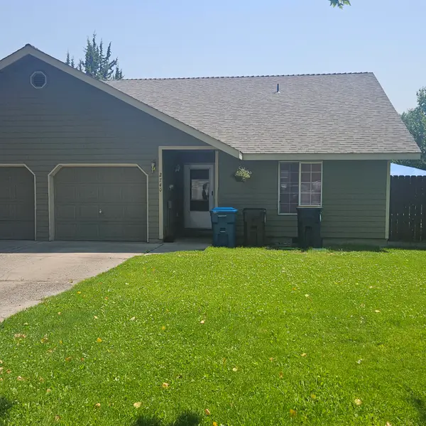 2746 SW Umatilla Court, Redmond, OR 97756