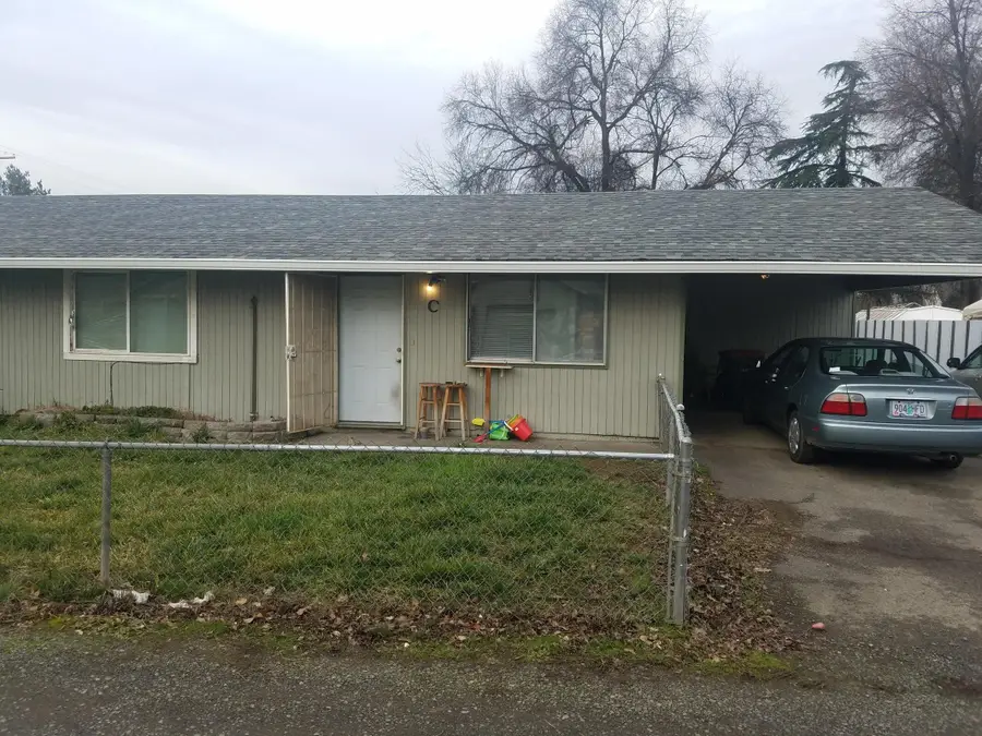 112 N Columbus Avenue, Medford, OR 97501 - #2