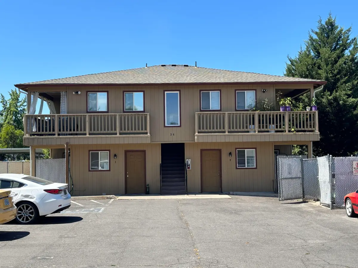 38 Lewis Avenue, Medford, OR 97501 - #1