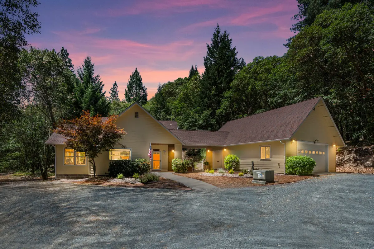 780 Pinecrest Drive, Grants Pass, OR 97526 - #1