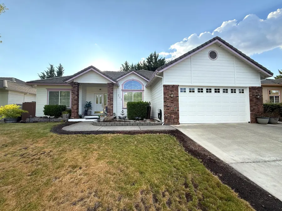 713 Eastridge Drive, Medford, OR 97504 - #3
