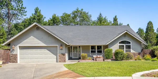 214 SE Sapphire Court, Grants Pass, OR 97527