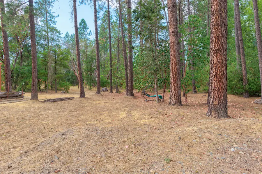 4529 E Evans Creek Road, Rogue River, OR 97537 - #2
