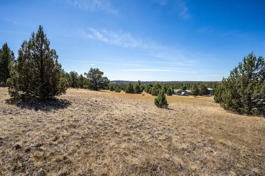 SE Hood Circle #Lot, Prineville, OR 97754 - #2