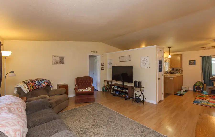 633 E Archwood Drive #UNIT 44, Eagle Point, OR 97524 - #3