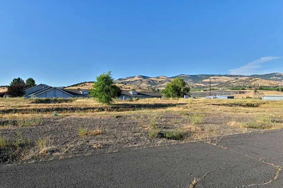 Tl3300 Suncrest Road, Talent, OR 97540 - #3