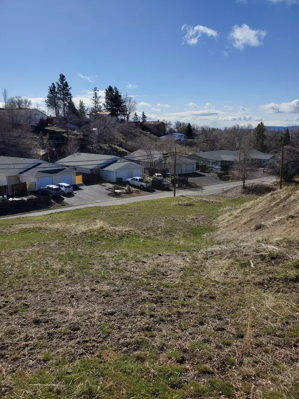 Old Fort Road #1,2,6, Klamath Falls, OR 97601